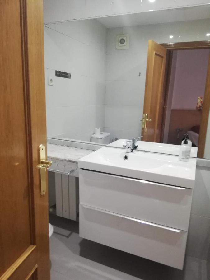 Apart Figueres Apartment ฟิกวยเรส ภายนอก รูปภาพ