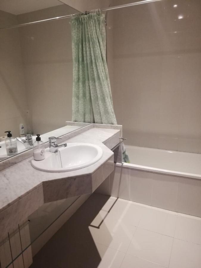 Apart Figueres Apartment ฟิกวยเรส ภายนอก รูปภาพ