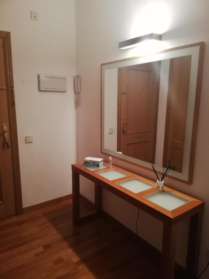 Apart Figueres Apartment ฟิกวยเรส ภายนอก รูปภาพ